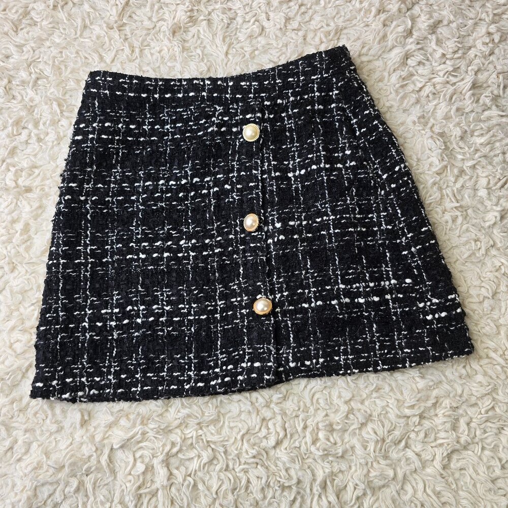 Black and White Textured Tweed Skirt with Pearl Buttons, Size Small